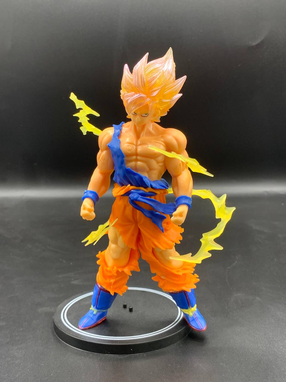 Son Goku Super Saiyan Figure