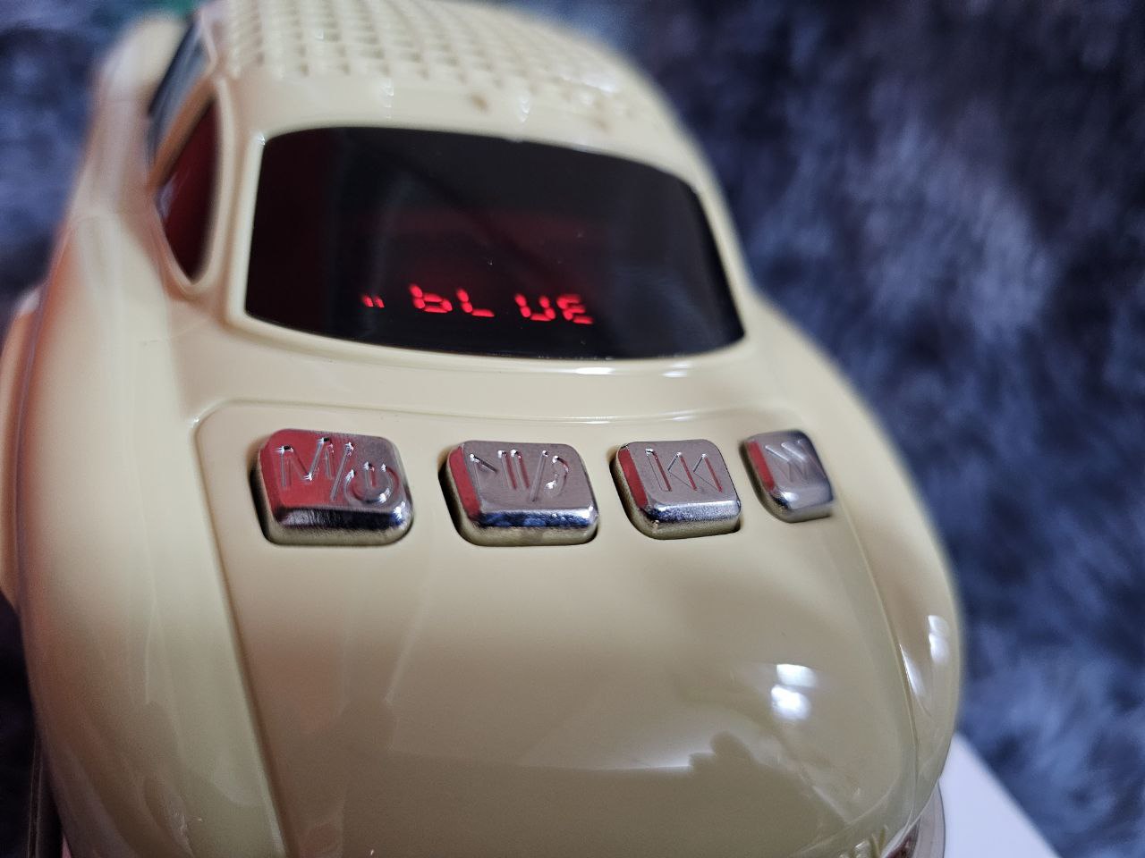 Wireless Bluetooth speaker vintage car design