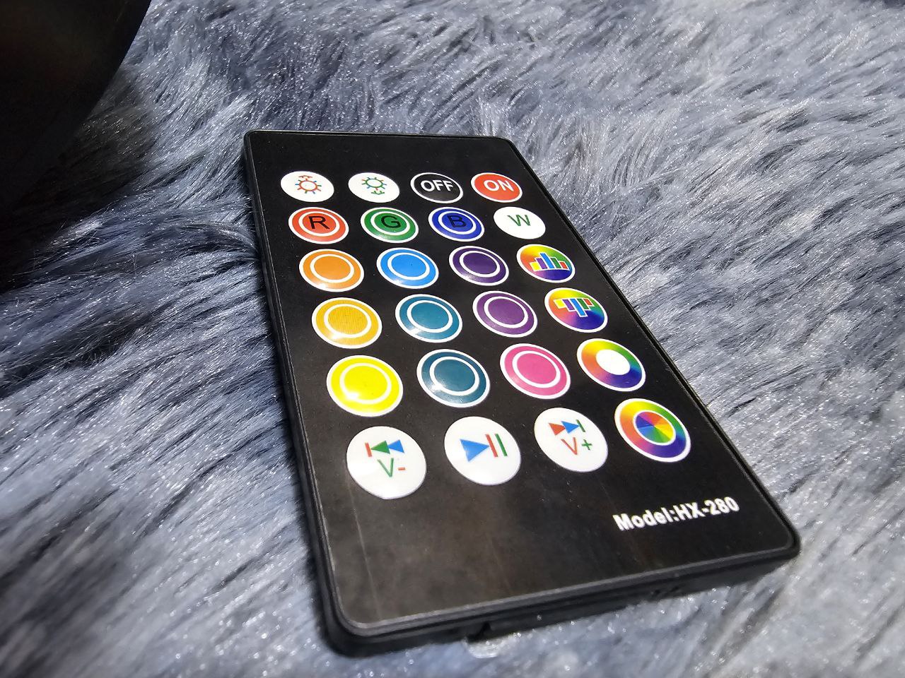 جهاز عرض ضوئي صوتي 4 في 1 RGB+W مع بلوتوث وتأثير وميض
