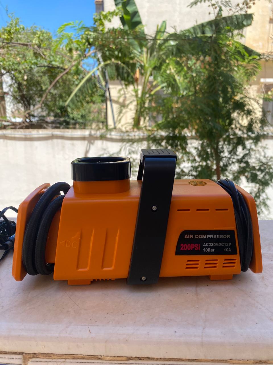 Dual adapter air compressor 220V/12V - 200 PSI - Orange