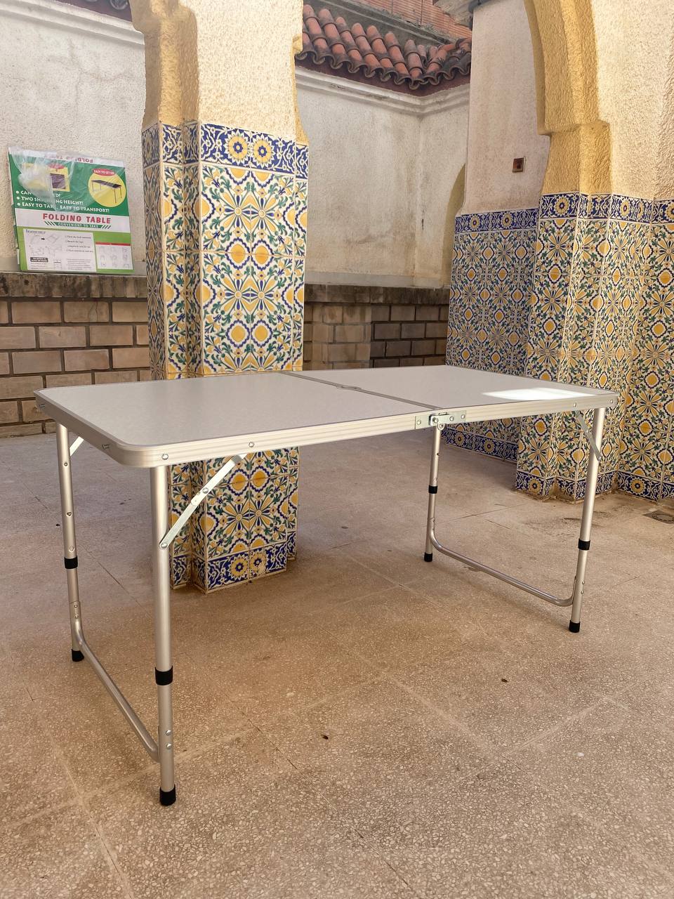 طاولة قابلة للطي على شكل حقيبة من الألومنيوم 120 × 60 × 70 سم