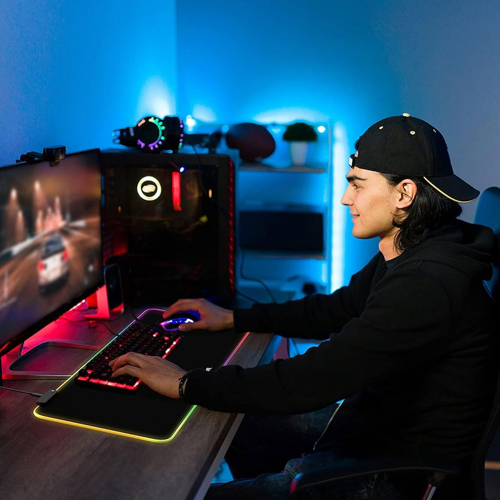 لوحة ماوس للألعاب بإضاءة RGB