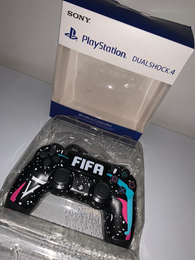 وحدة تحكم سوني دوال شوك لاسلكية لجهاز PS4، إصدار فيفا (نسخة مقلدة)