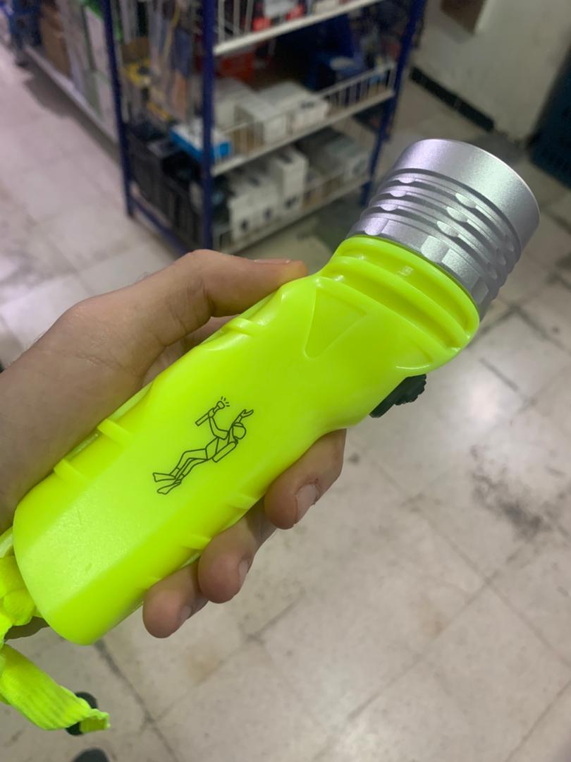 كشاف غوص مقاوم للماء