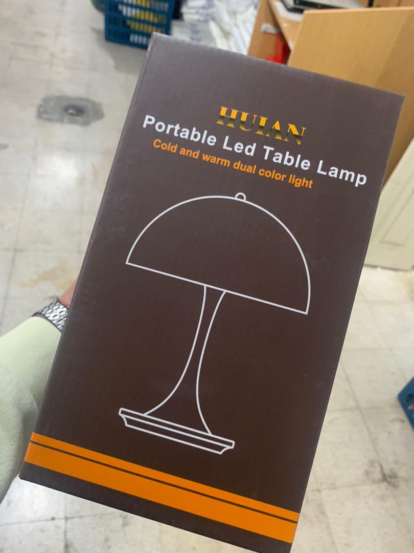 مصباح طاولة LED بتصميم فطر