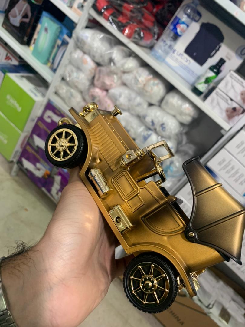 صندوق موسيقى كلاسيكي على شكل قاطرة