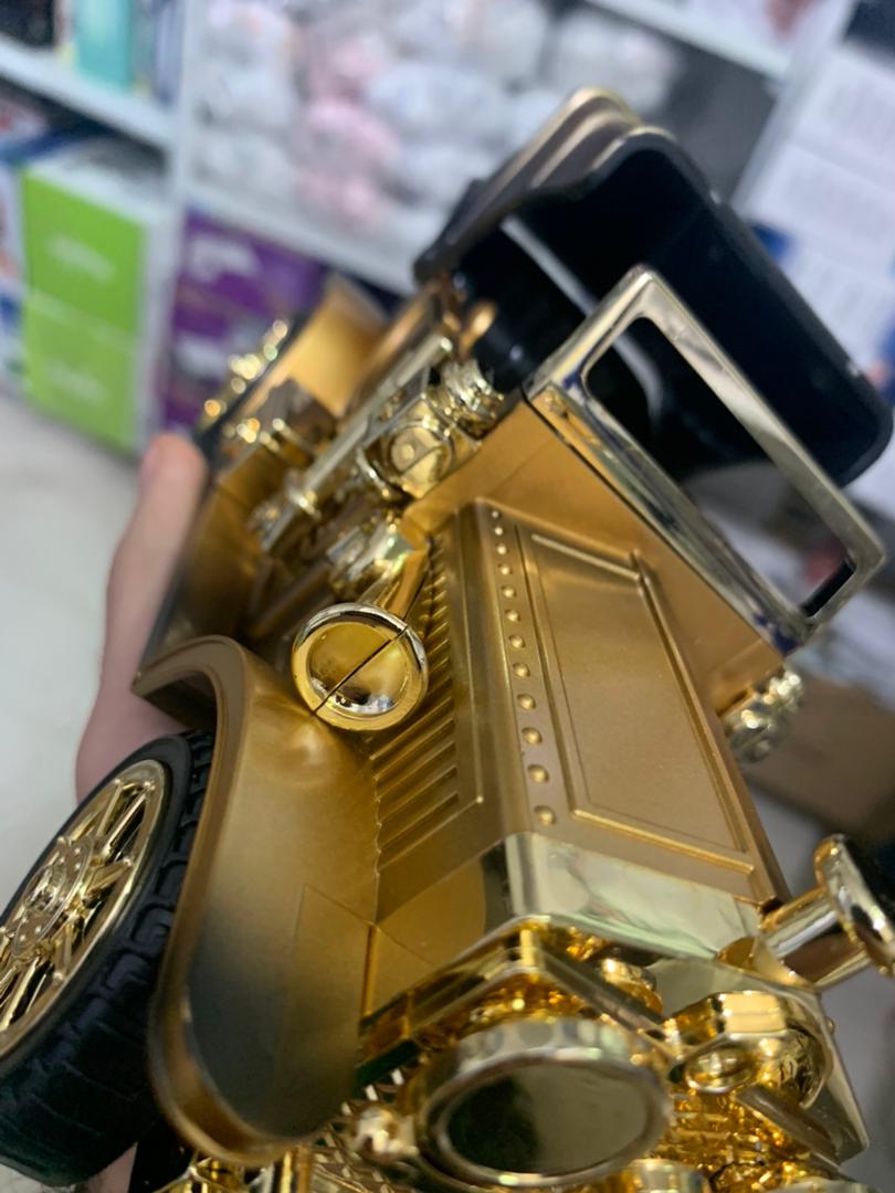 صندوق موسيقى كلاسيكي على شكل قاطرة