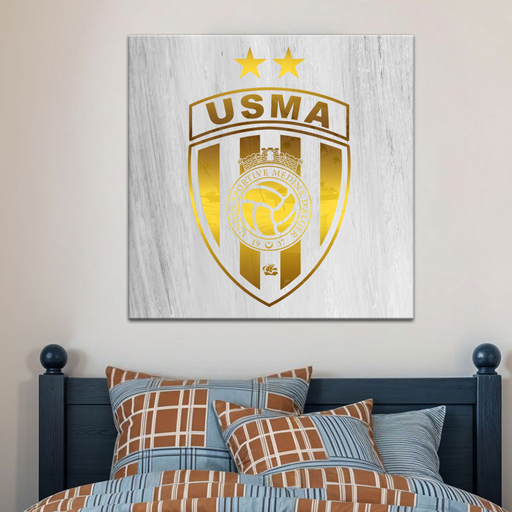 إطار أكريليك بتأثير مرآة ذهبية بتصميم نادي اتحاد العاصمة