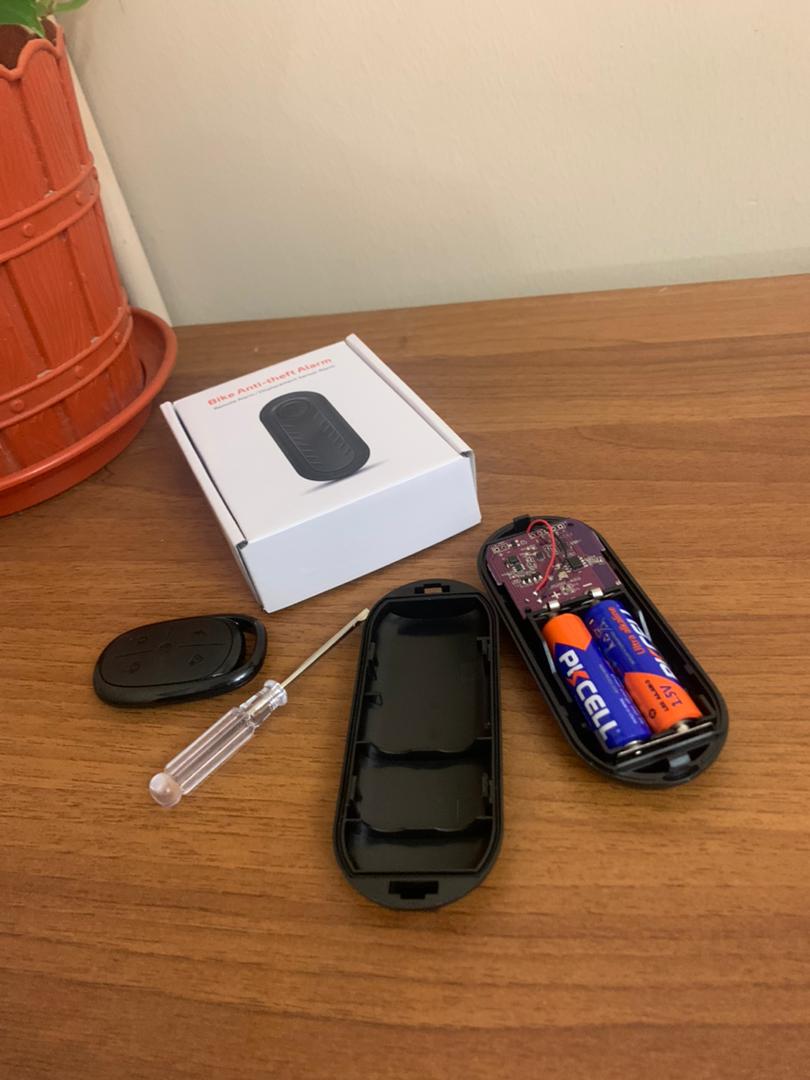 Anti-theft alarm system with 110 dB vibration sensor