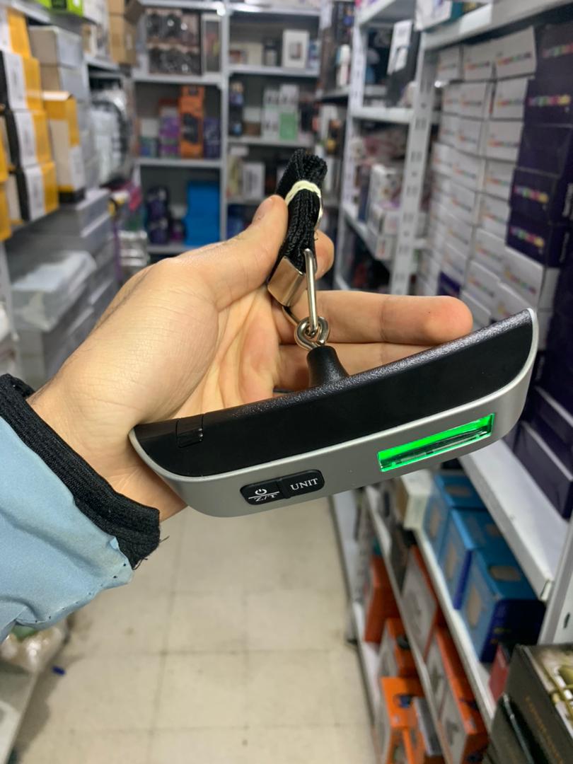 ميزان أمتعة رقمي محمول بشاشة LCD سعة 50 كجم
