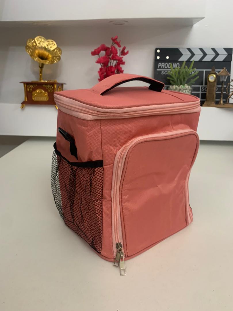 Large capacity insulated lunch bag with shoulder strap