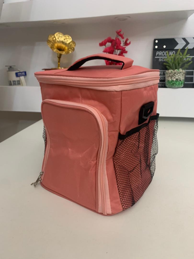 Large capacity insulated lunch bag with shoulder strap
