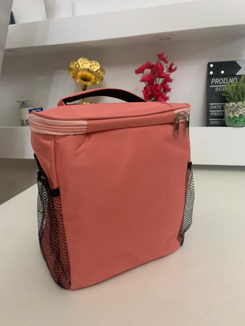 Large capacity insulated lunch bag with shoulder strap