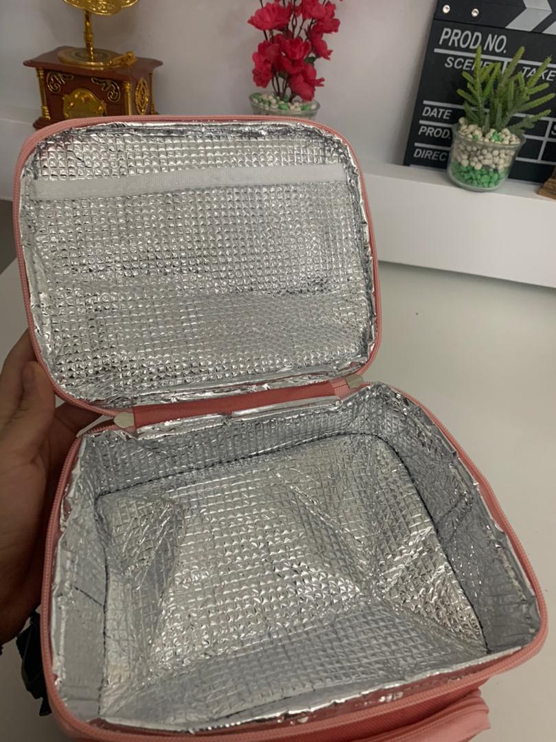 Large capacity insulated lunch bag with shoulder strap
