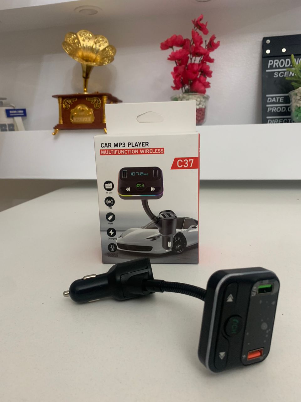 Car FM transmitter with digital display