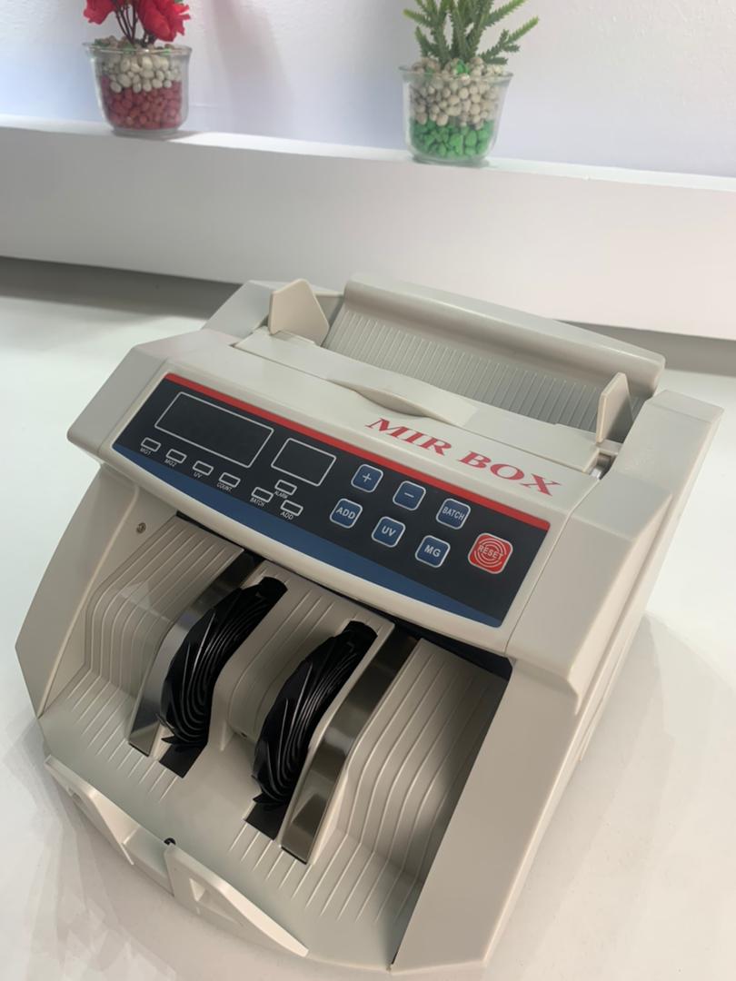 Compteuse de billets automatique avec détection UV