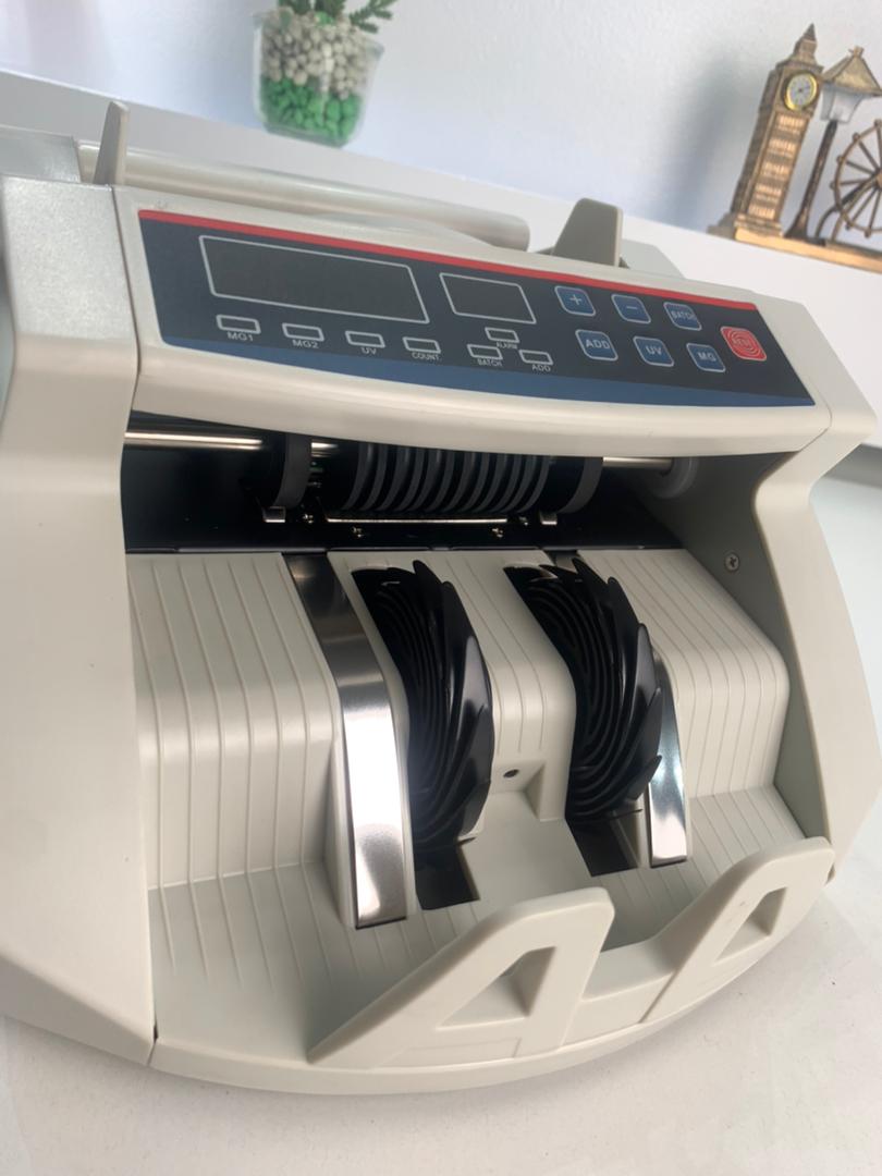 Compteuse de billets automatique avec détection UV