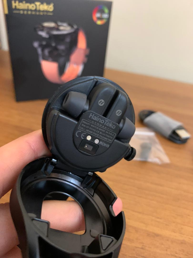 SmartWatch Connectée HainoTeko RW37 avec Écouteurs Intégrés de Façon Moderne – ساعة ذكية مع سماعات مدمجة بطريقة عصرية