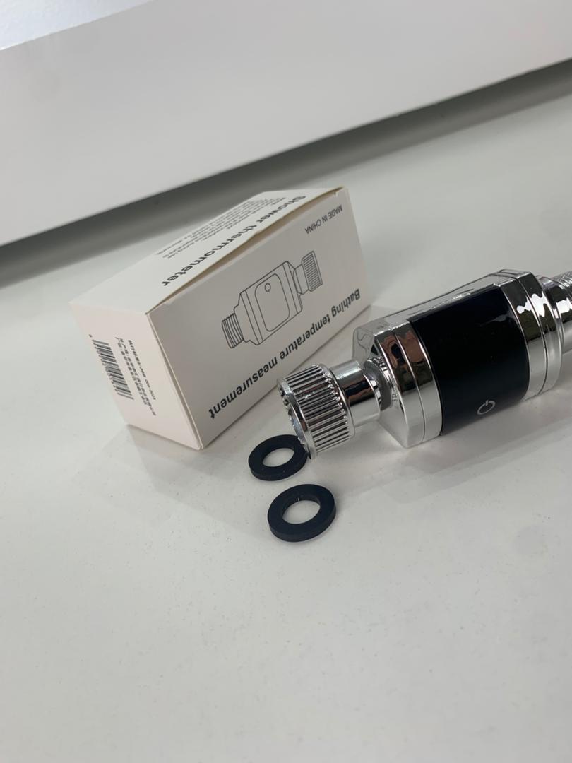 مقياس درجة حرارة الماء الرقمي بشاشة LED
