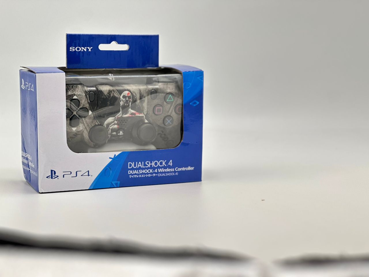 وحدة تحكم سوني دوال شوك لاسلكية لجهاز PS4، إصدار جود أوف وور (نسخة مقلدة)