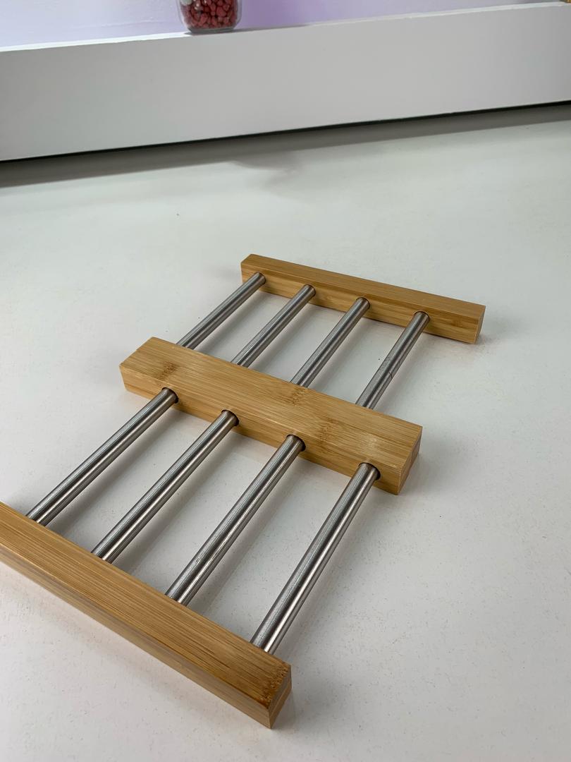 Dessous de Plat Extensible en Bambou et Acier Inoxydable – قاعدة أواني قابلة للتمديد