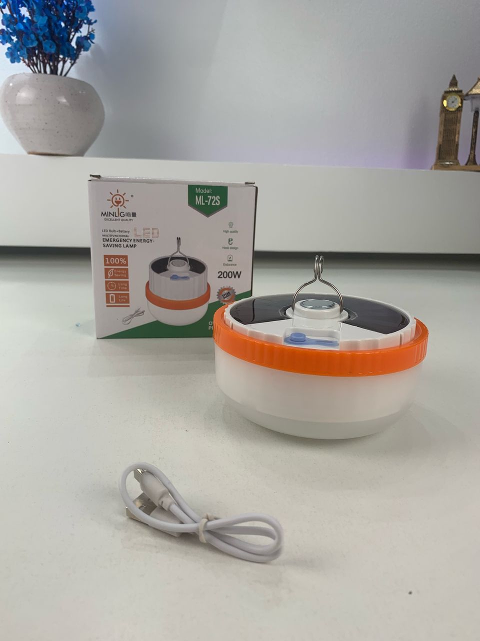 Rechargeable solar hanging lamp