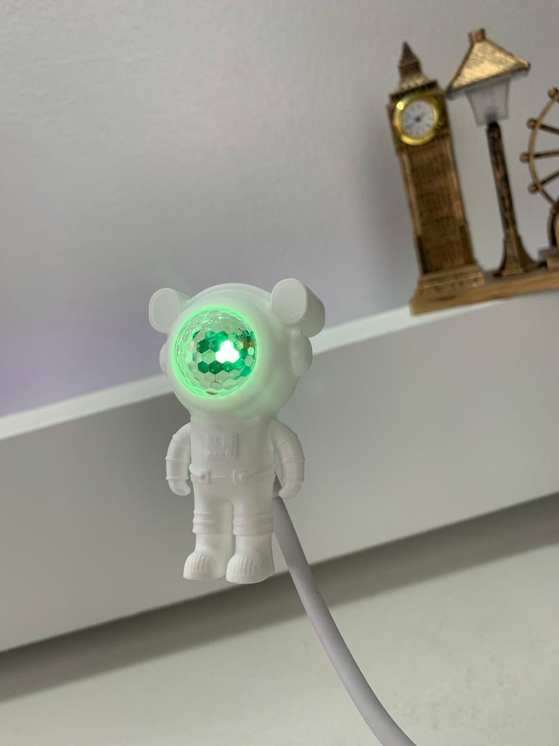 جهاز عرض النجوم الذكي أسترونوت LED بمنفذ USB