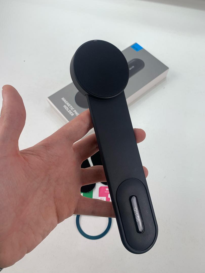 Magnetic MagSafe compatible car phone mount