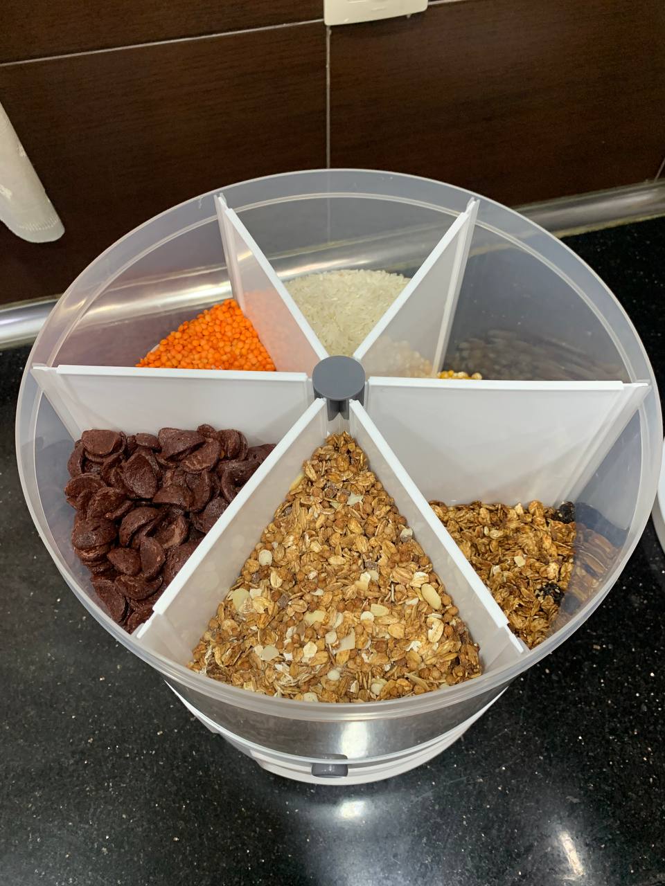 Distributeur de nourriture e récipient de stockage de céréales rotatif – حامل حبوب قابل للدوران