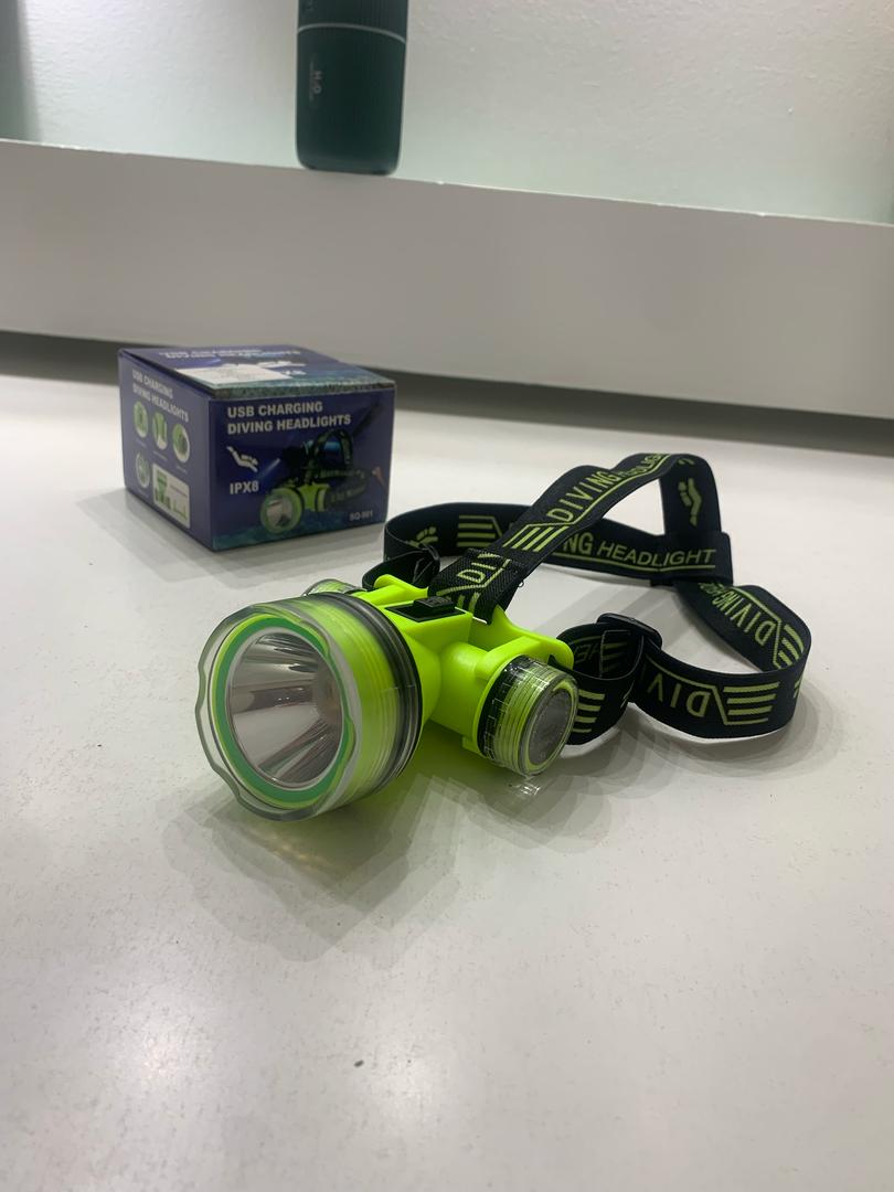 Lampe frontale de plongée rechargeable et étanche