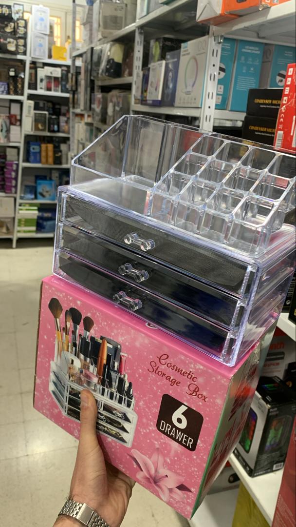 Acrylic makeup organizer with 3 drawers