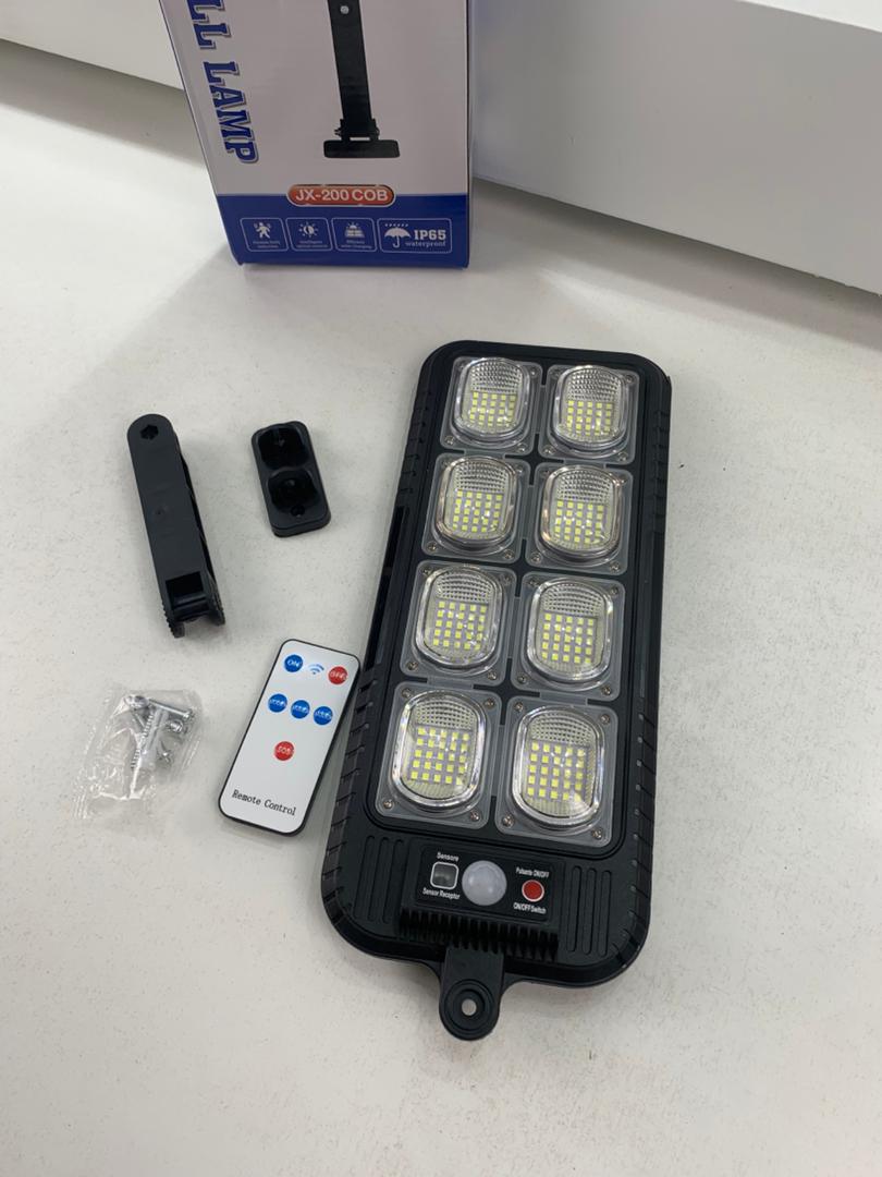 مصباح خارجي JX200 يعمل بالطاقة الشمسية 200 مصباح LED مقاوم للماء IP65