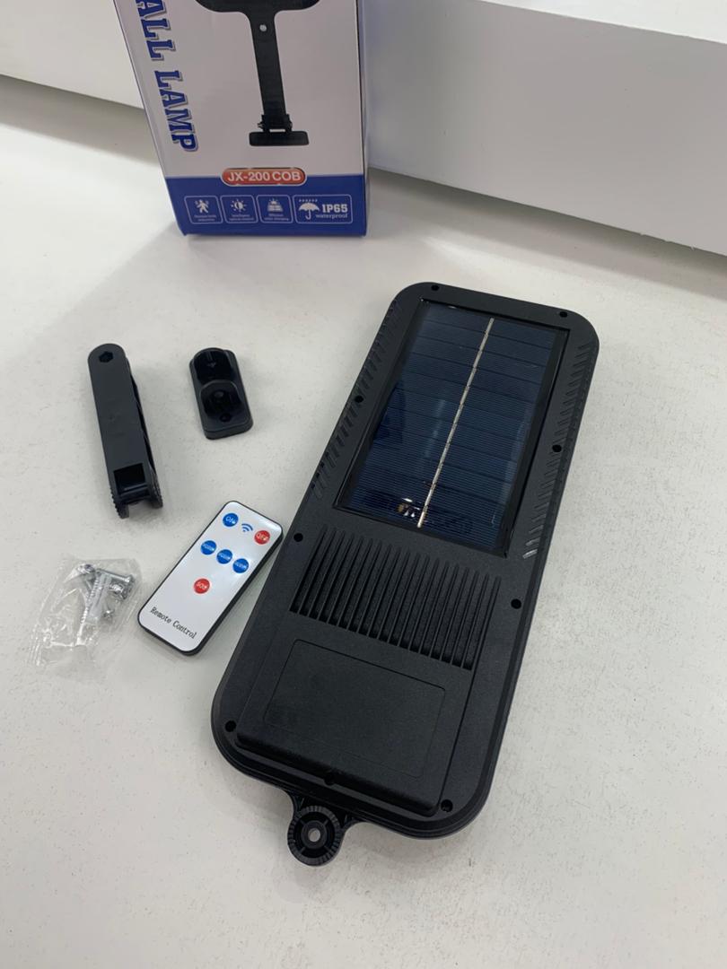 مصباح خارجي JX200 يعمل بالطاقة الشمسية 200 مصباح LED مقاوم للماء IP65
