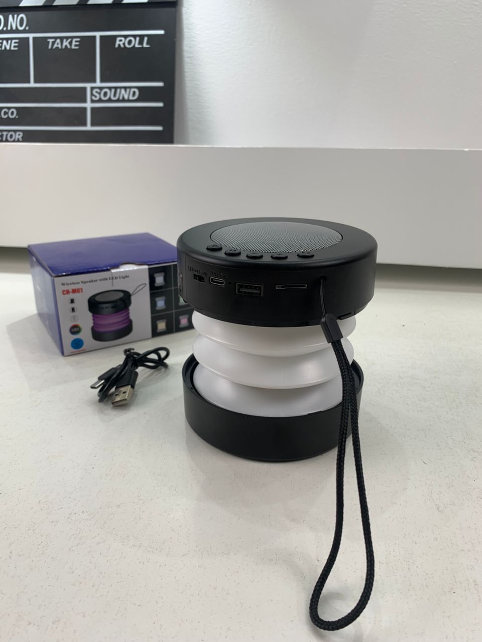 Haut Parleur Bluetooth et Lanterne RGB avec Batterie Rechargeable – مكبر صوت ومصباح