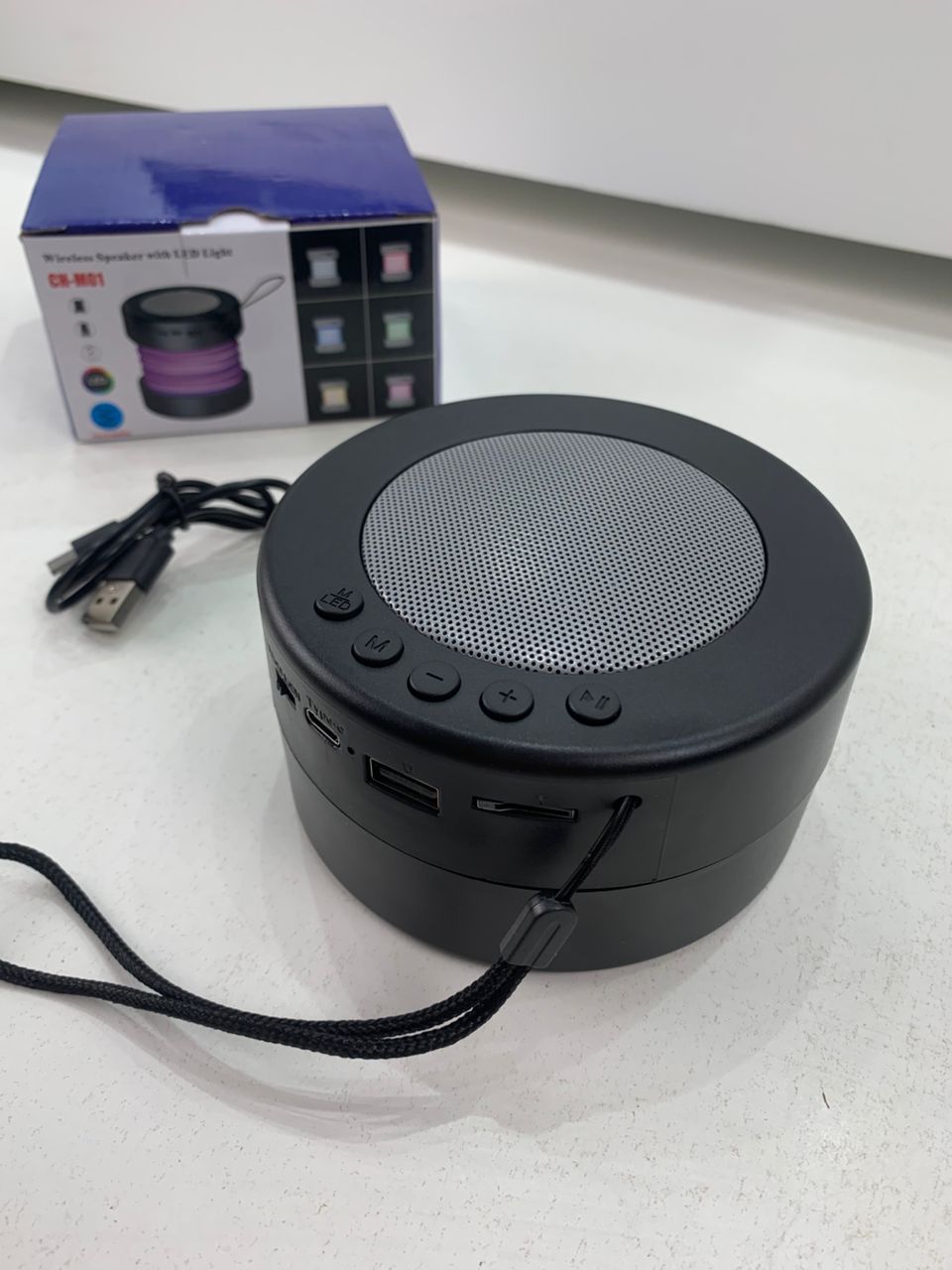 Haut Parleur Bluetooth et Lanterne RGB avec Batterie Rechargeable – مكبر صوت ومصباح