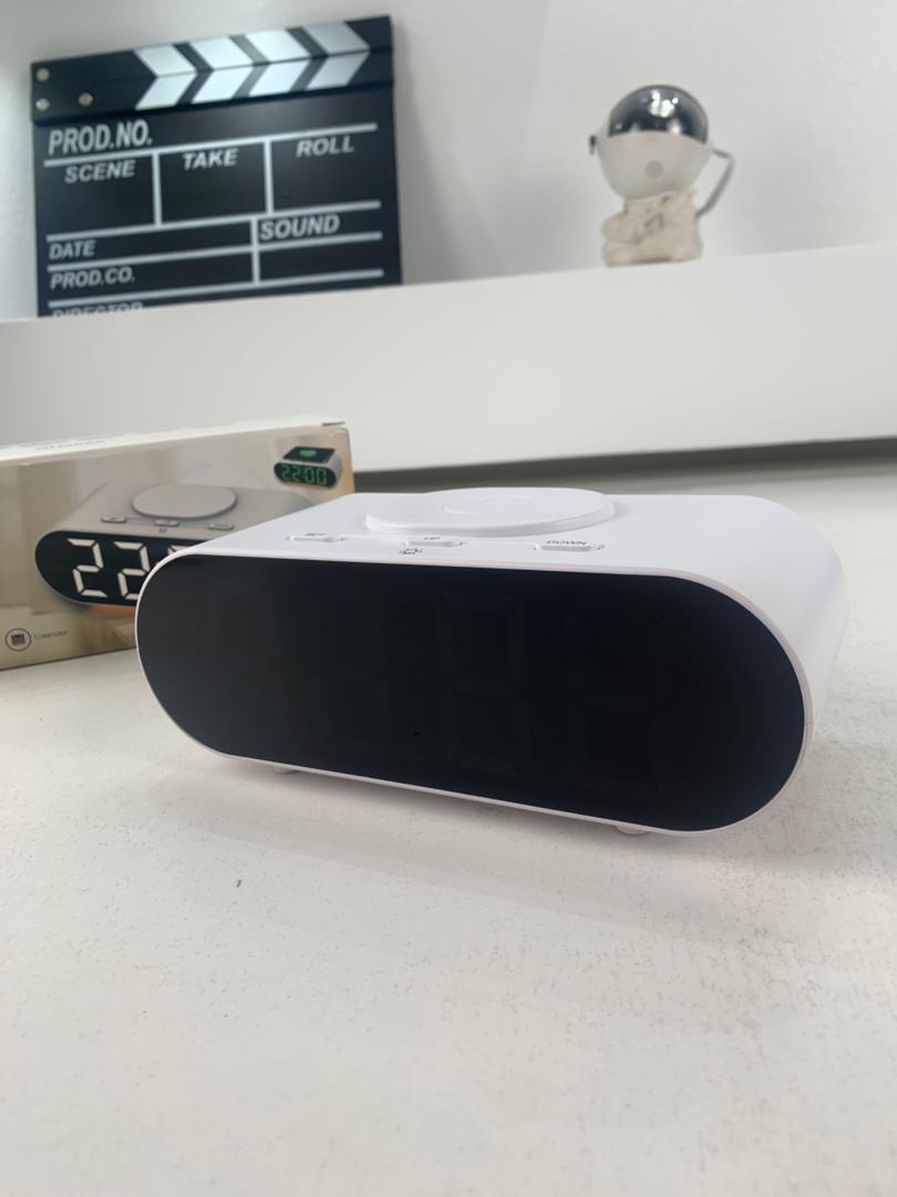 GH9000 LED Digital Alarm Clock and Wireless Charger