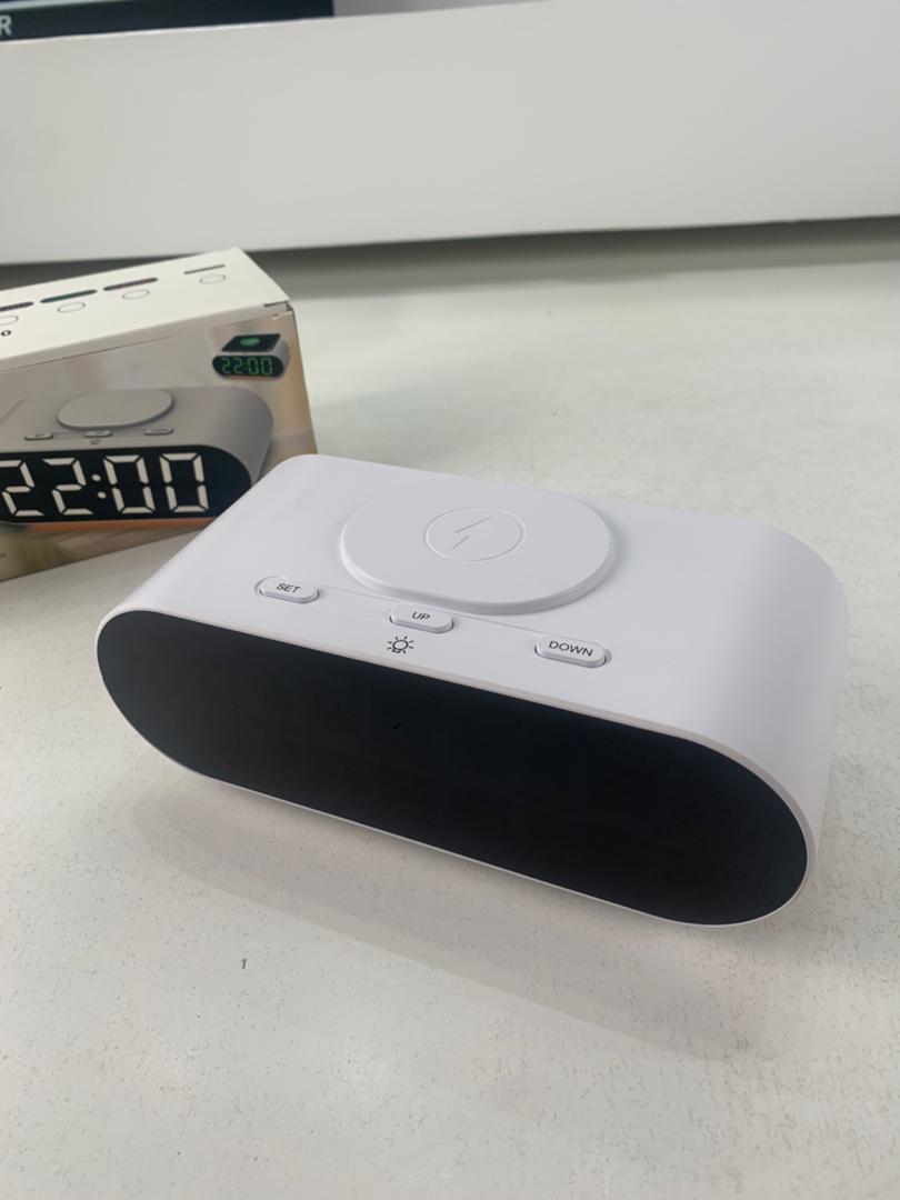 GH9000 LED Digital Alarm Clock and Wireless Charger