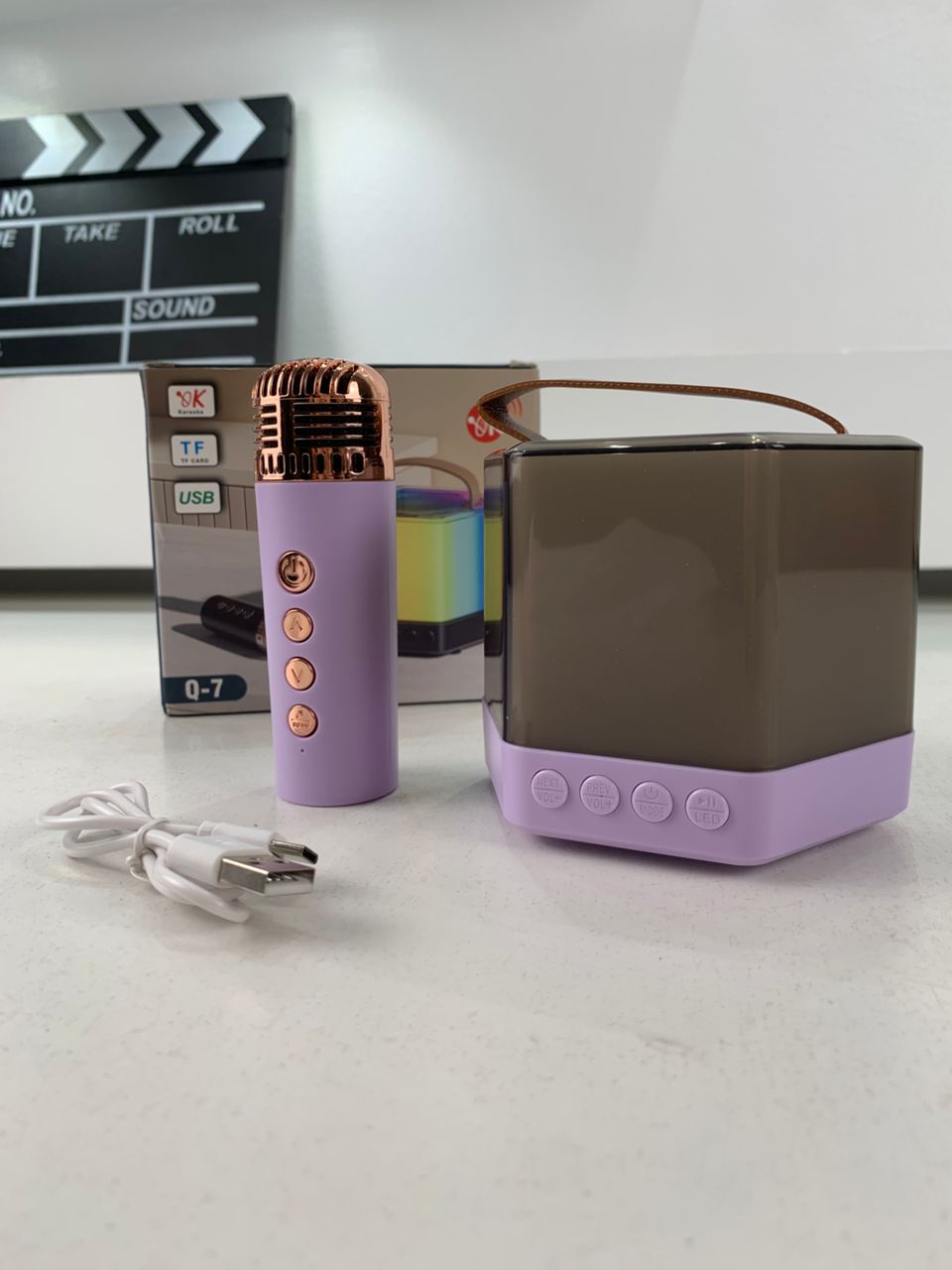 Enceinte Karaoké avec éclairage RVB et microphones sans fil – مكبر صوت كاريوكي