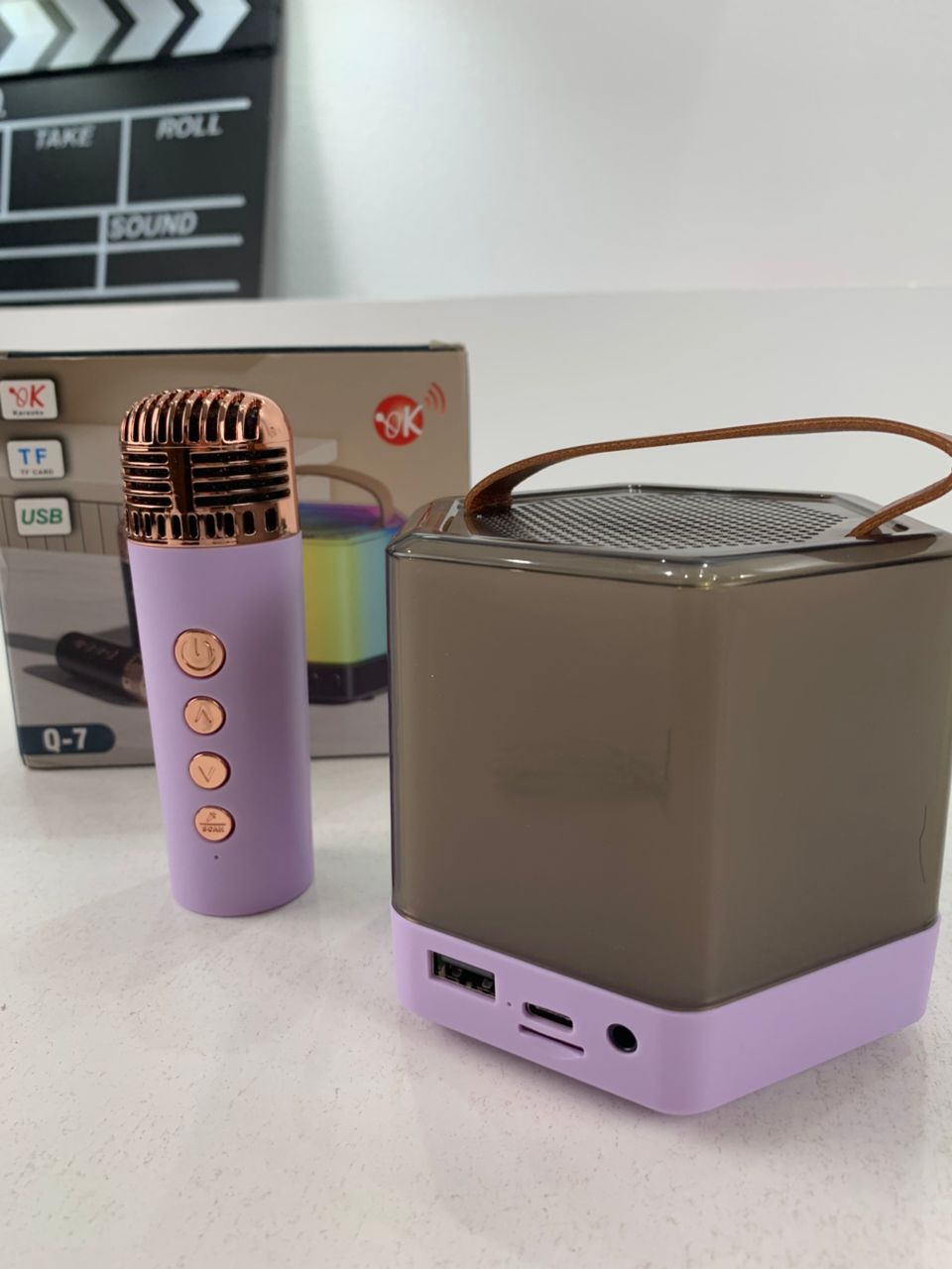 Enceinte Karaoké avec éclairage RVB et microphones sans fil – مكبر صوت كاريوكي