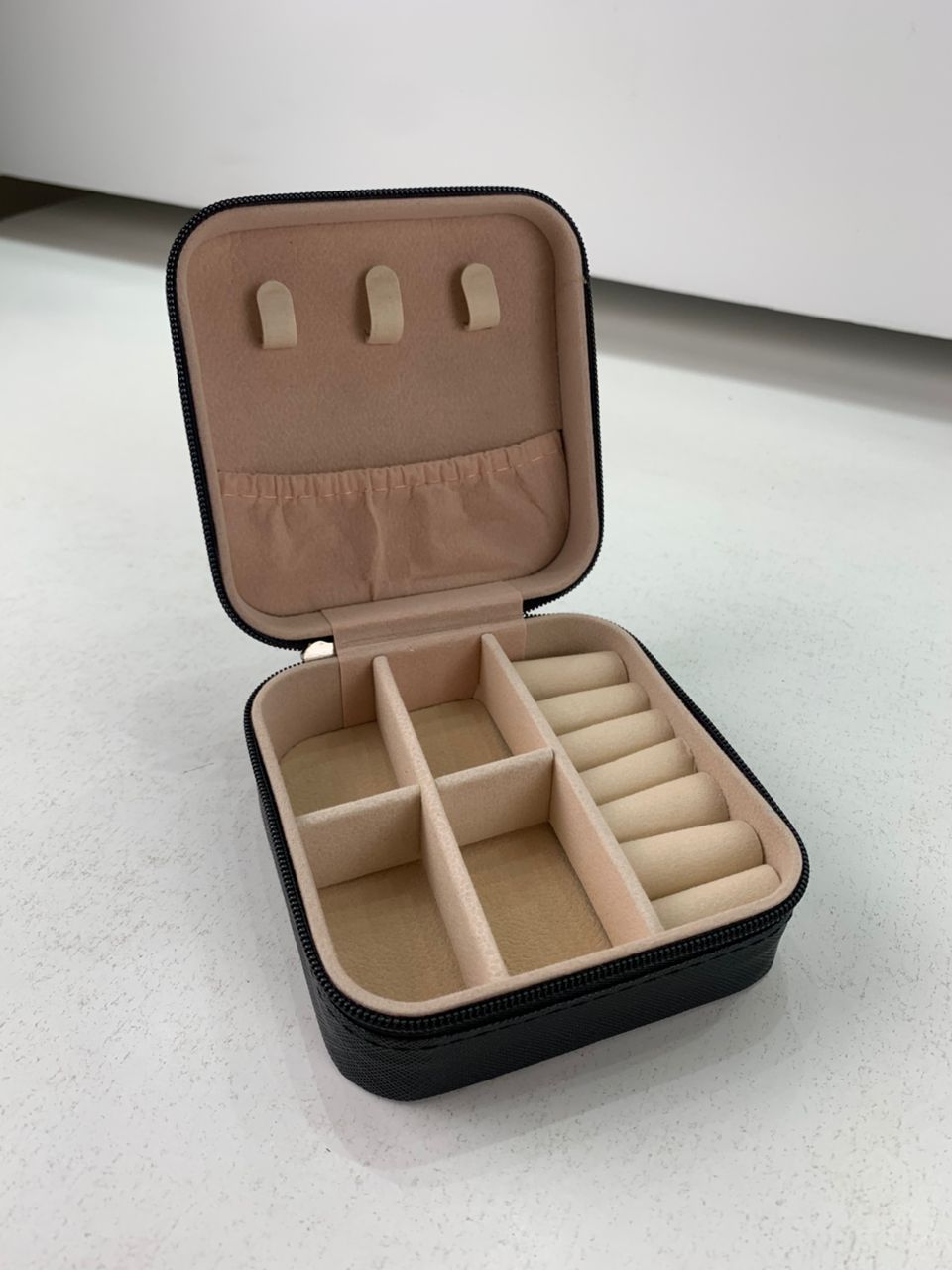 Firla mini leather jewelry box with zipper