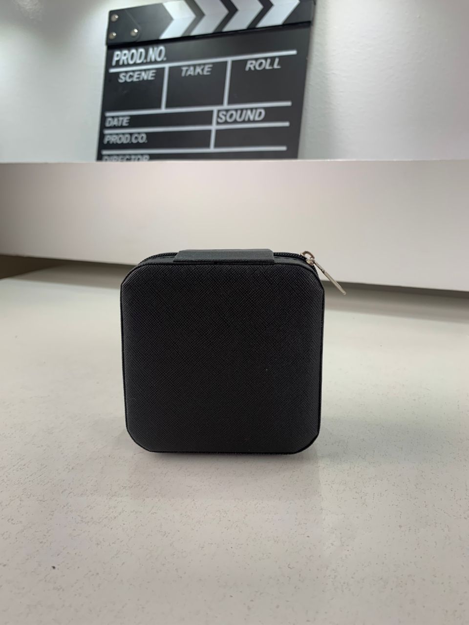 Firla mini leather jewelry box with zipper