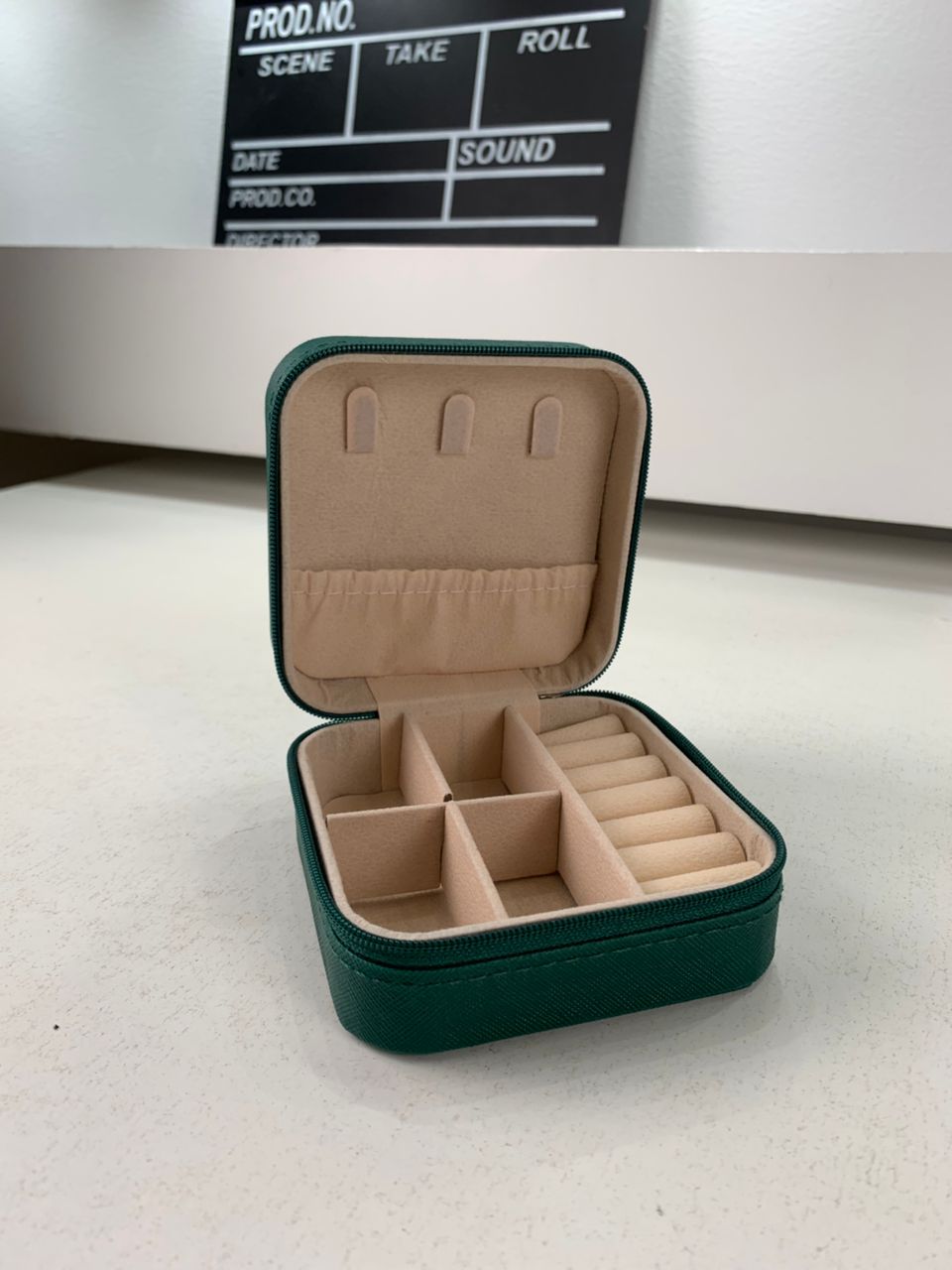 Firla mini leather jewelry box with zipper
