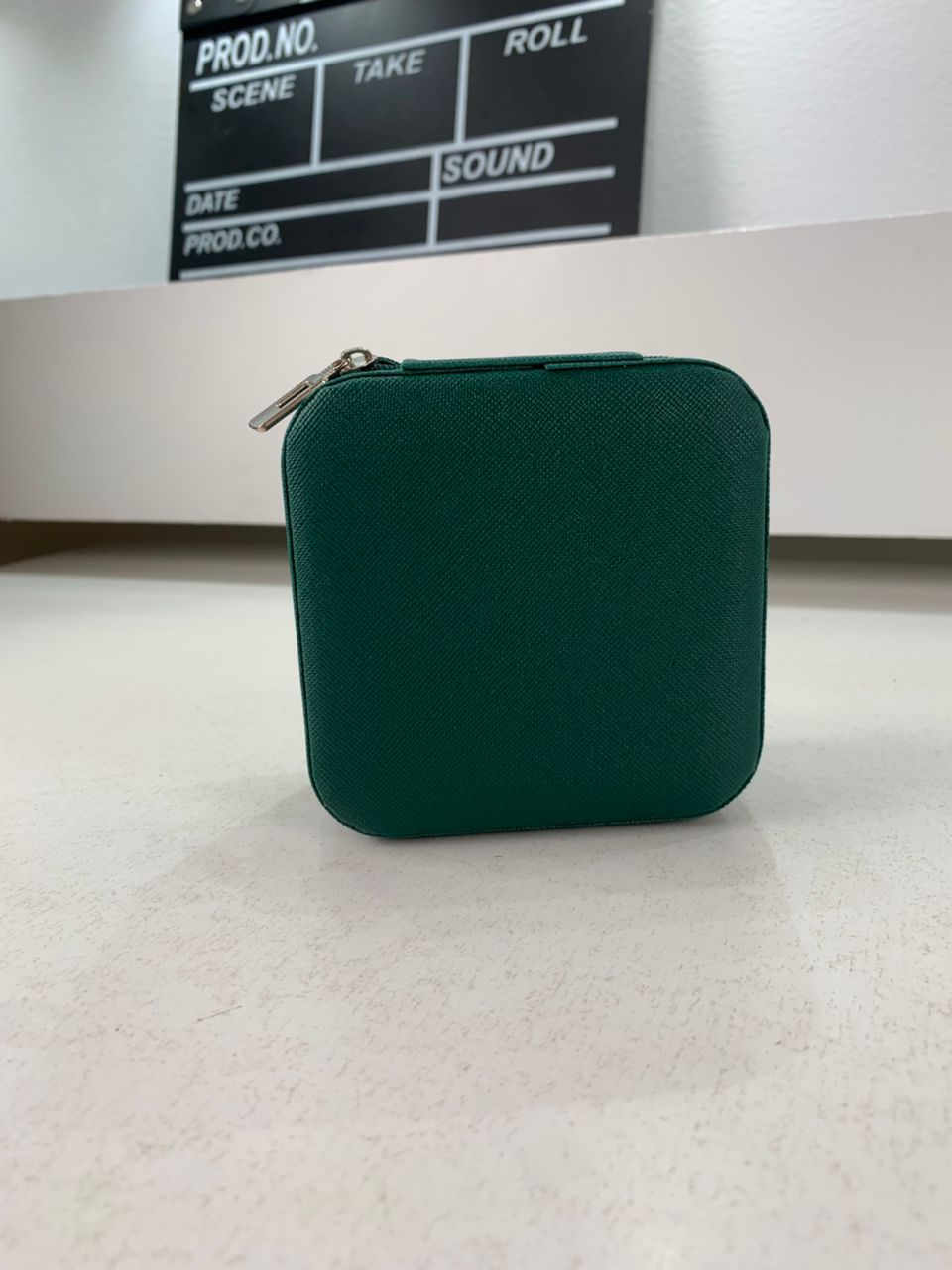 Firla mini leather jewelry box with zipper
