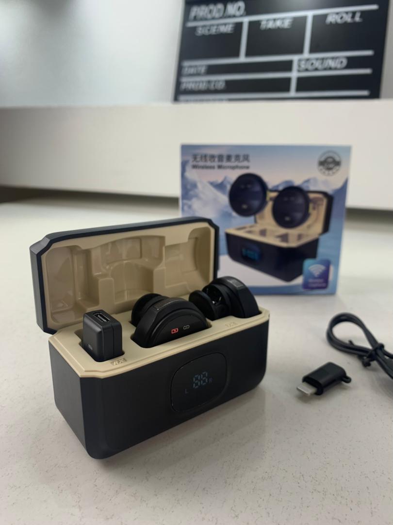 Double Microphone à clipser sans fil iPhone et TYPE C avec étui de chargement – ميكروفون ثنائي مع علبة شحن