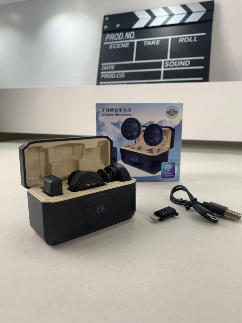 Double Microphone à clipser sans fil iPhone et TYPE C avec étui de chargement – ميكروفون ثنائي مع علبة شحن
