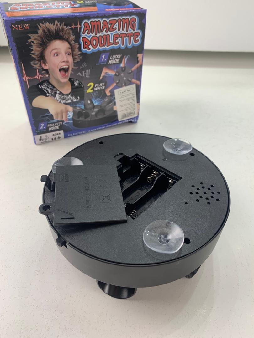 Multiplayer electric shock roulette game