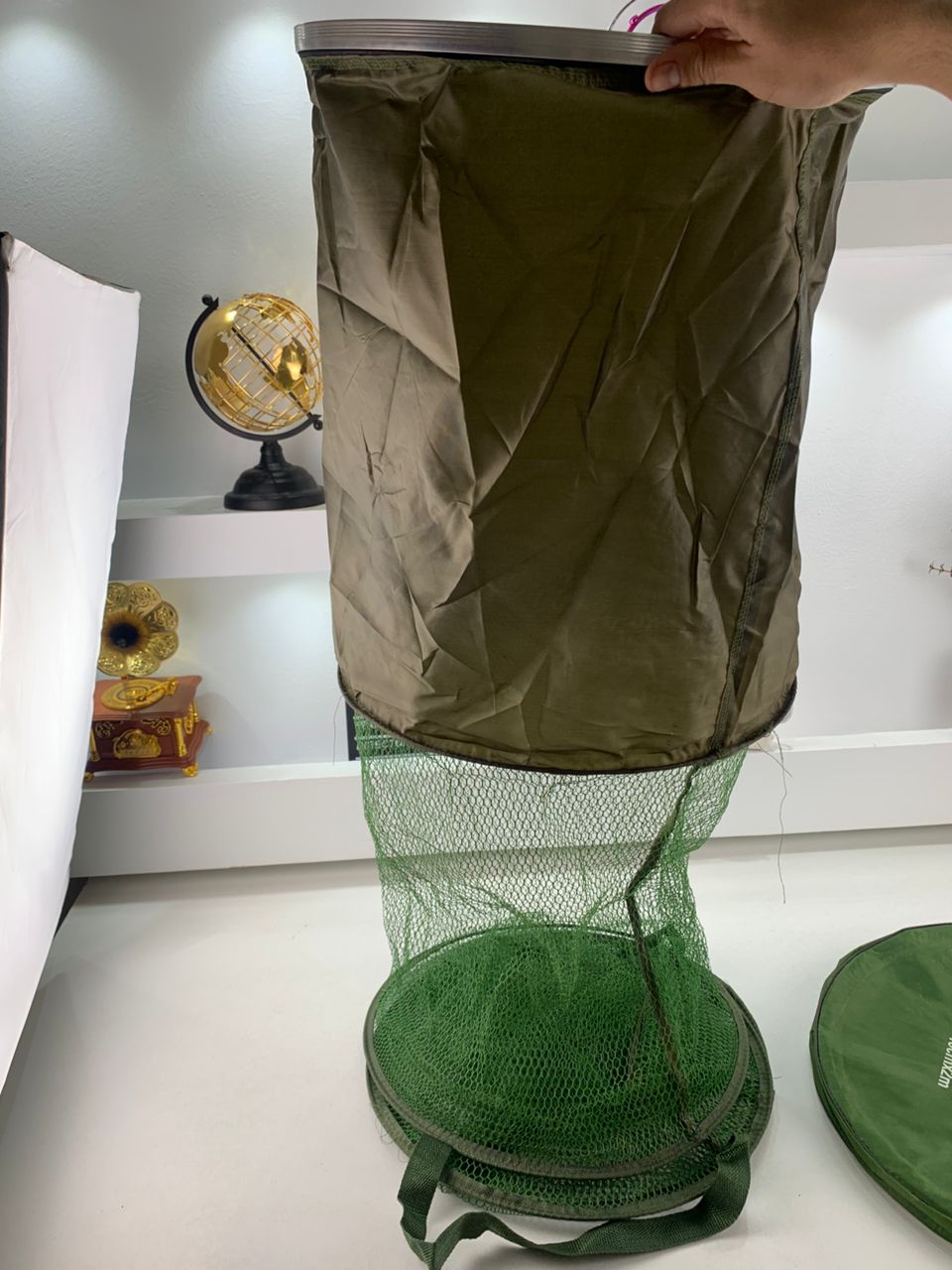 Foldable fishing net