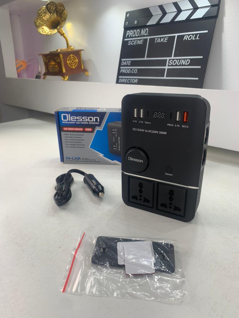 محول طاقة للسيارة أوليسون 1661، 220 فولت/200 واط، بمنفذ USB نوع C