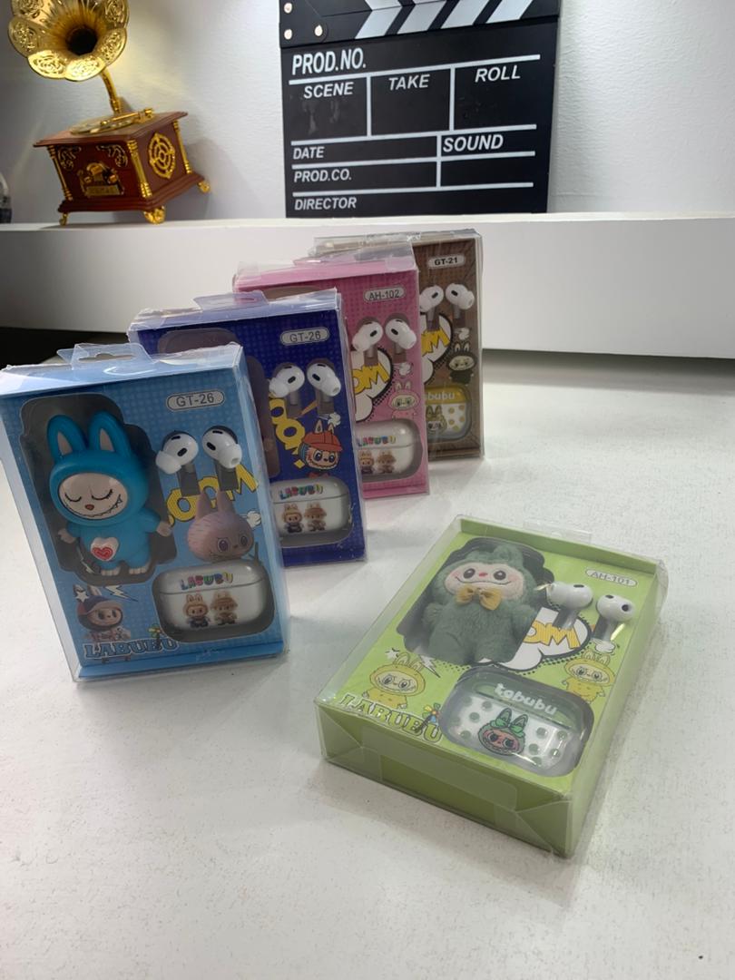 Écouteurs Bluetooth sans fil LABUBU – Édition limitée avec étui et porte-clés – طقم سماعات مع حامل مفاتيح