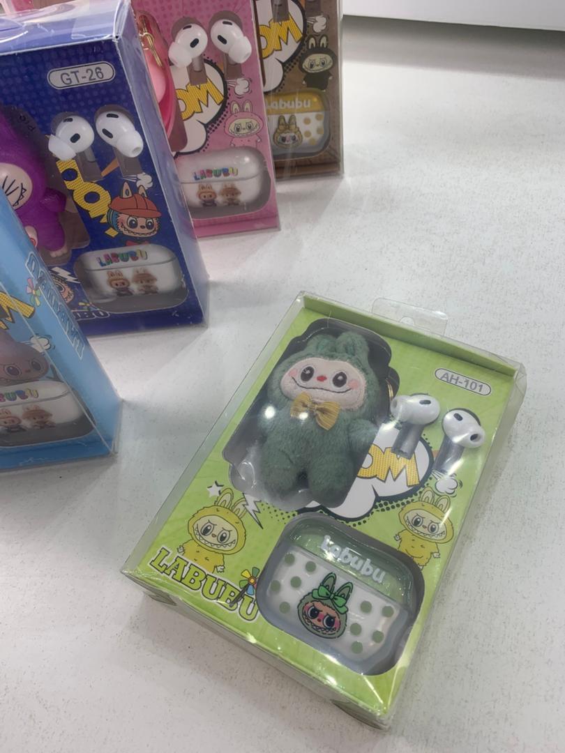 Écouteurs Bluetooth sans fil LABUBU – Édition limitée avec étui et porte-clés – طقم سماعات مع حامل مفاتيح